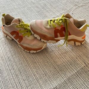 Momoni Womens Puffin Sneakers size EU 40 US 9.5